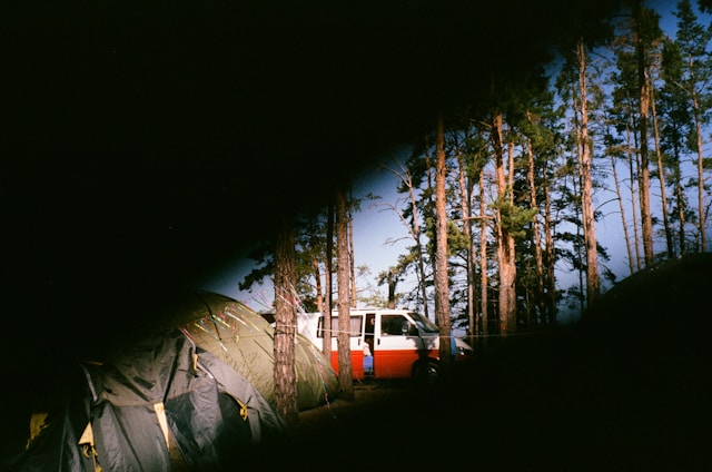 🏕️ Poilsis gamtoje Lietuvoje: 17 nepamirštamų idėjų atostogoms gamtos prieglobstyje